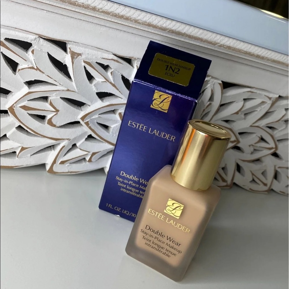 ❌ SOLD ❌ Estée Lauder: Double Wear Foundation